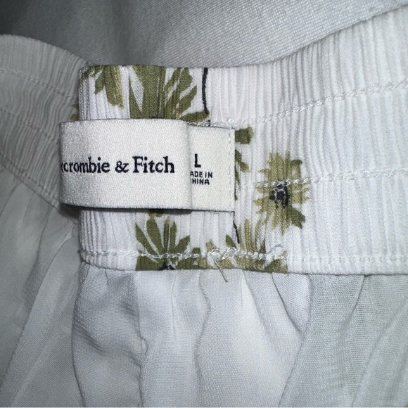 Green Flower Shorts - Picture 3 of 5